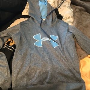 Water resistant sweatshirt